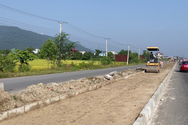 भौतिक मन्त्रीद्वारा बुटवल–नारायणघाट खण्डअन्तर्गत दाउन्ने क्षेत्रको निरीक्षण